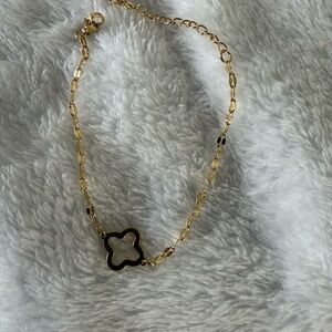 Slide Gold Clover Pendant Chain Bracelet